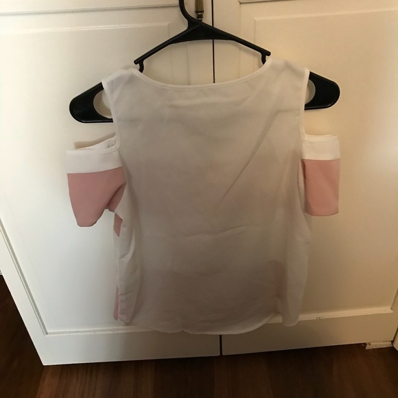 Pink and white blouse. - Picture 2 of 2
